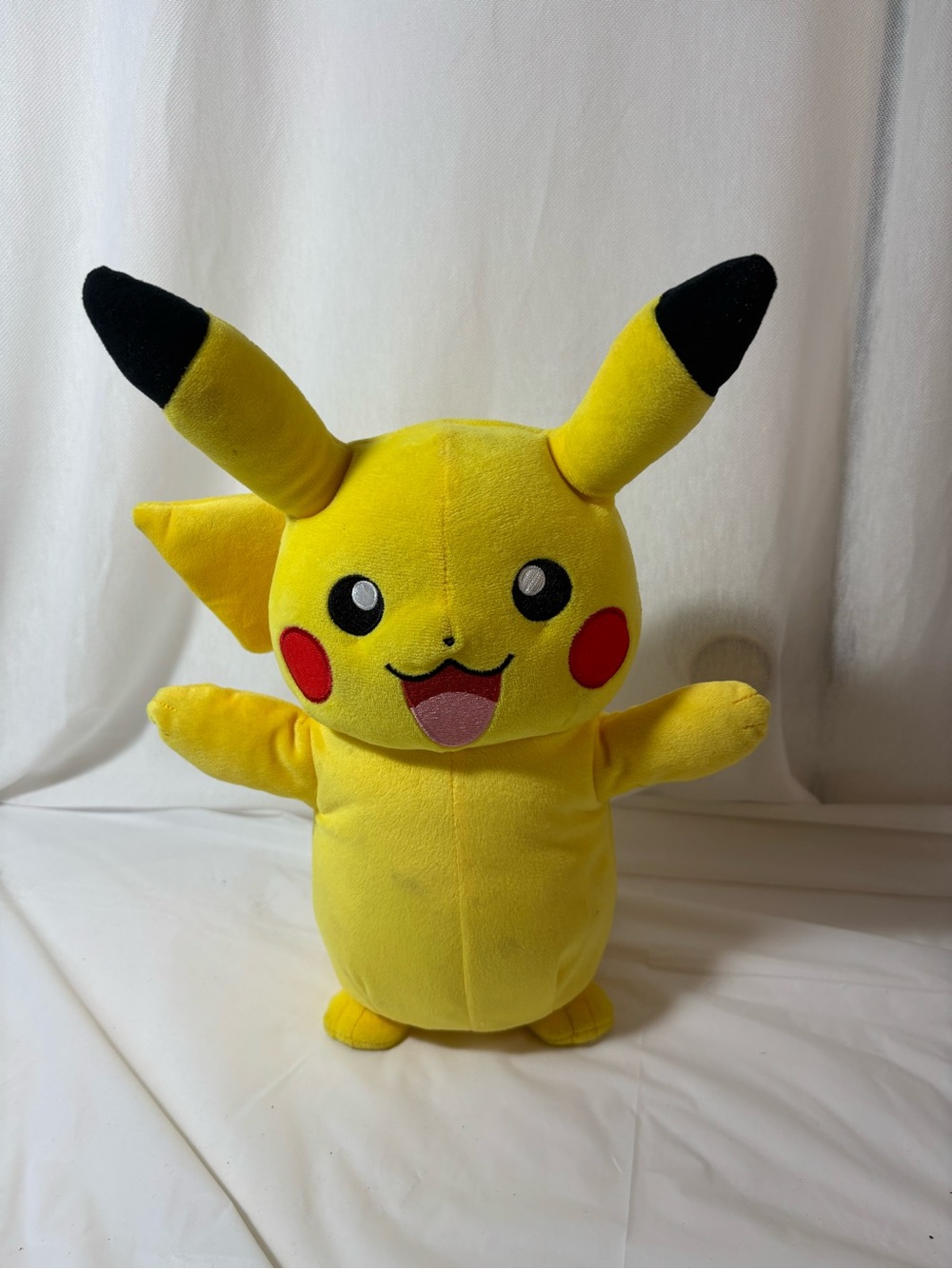 Pikachu Plush Toy-Talks, moves and lights up